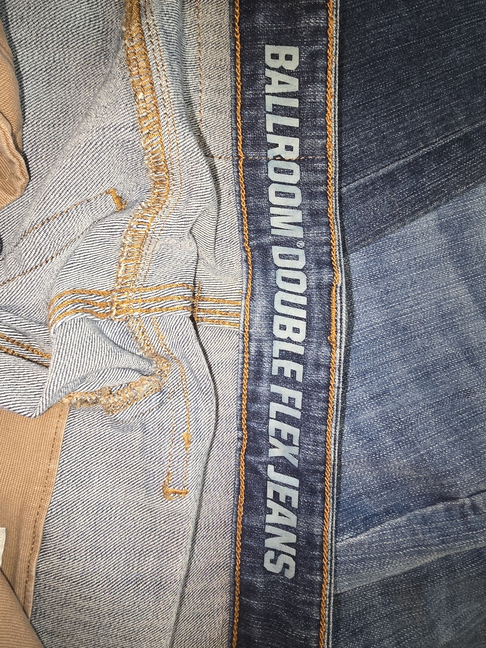 Men's Duluth Jeans Bundle - Picture 3 of 7